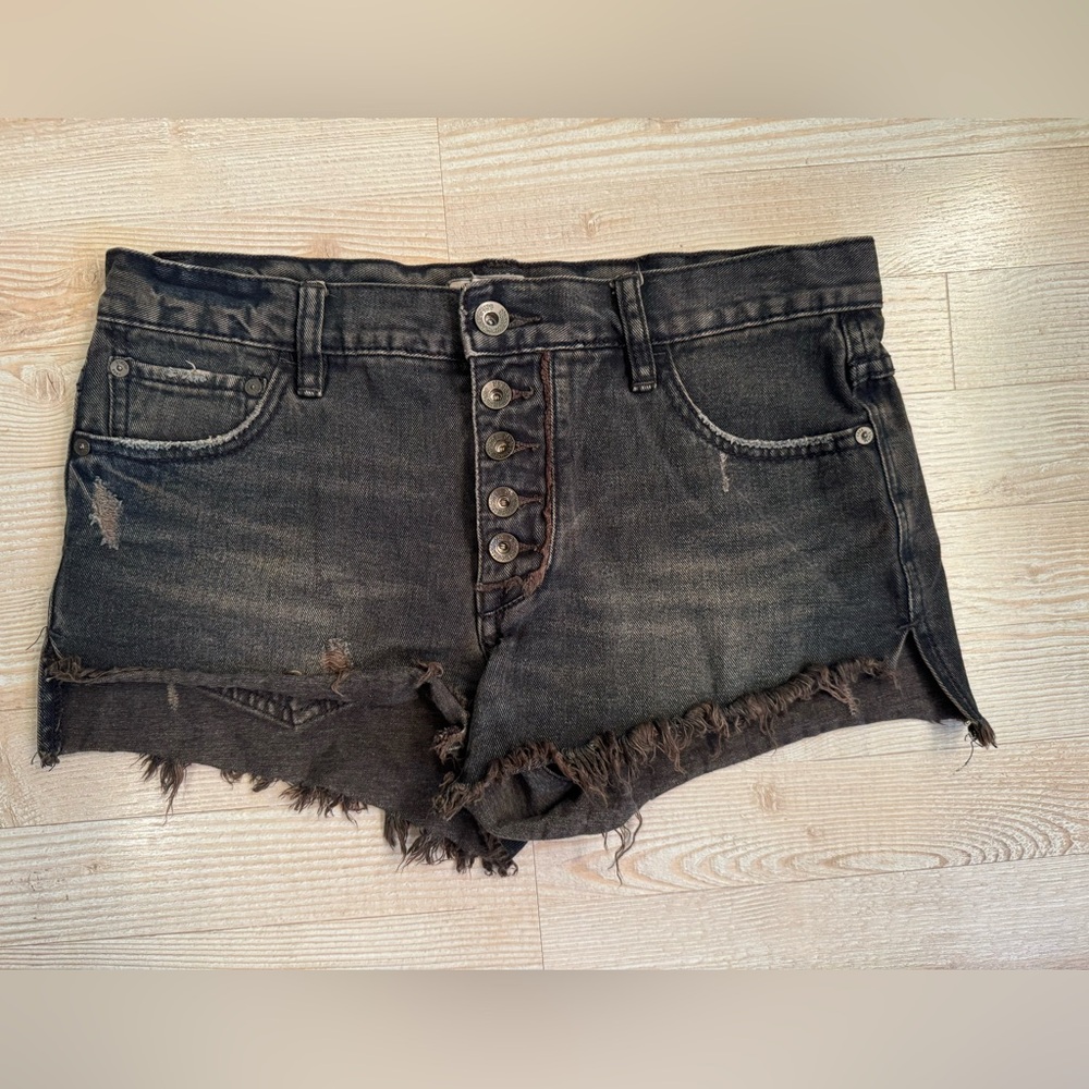 Free People dark wash jean shorts size 26  (0143)